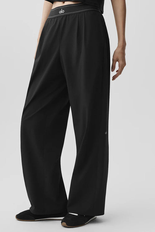 ALO Siyah Renk Elastik Bel Logolu Relaxed Fit Düz Paça Kadın Pantolon
