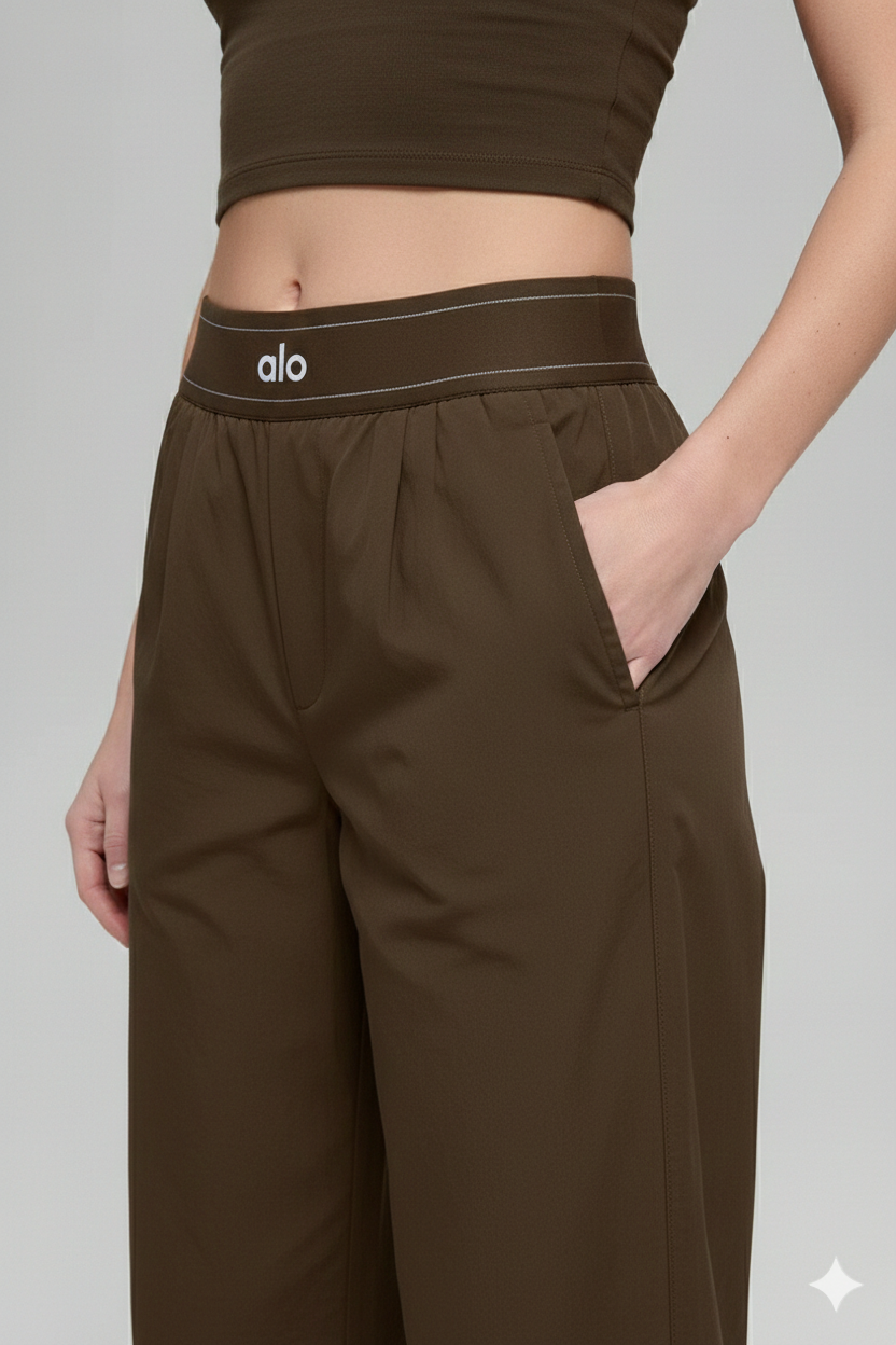 ALO Espresso Kahve Elastik Bel Logolu Relaxed Fit Düz Paça Kadın Pantolon