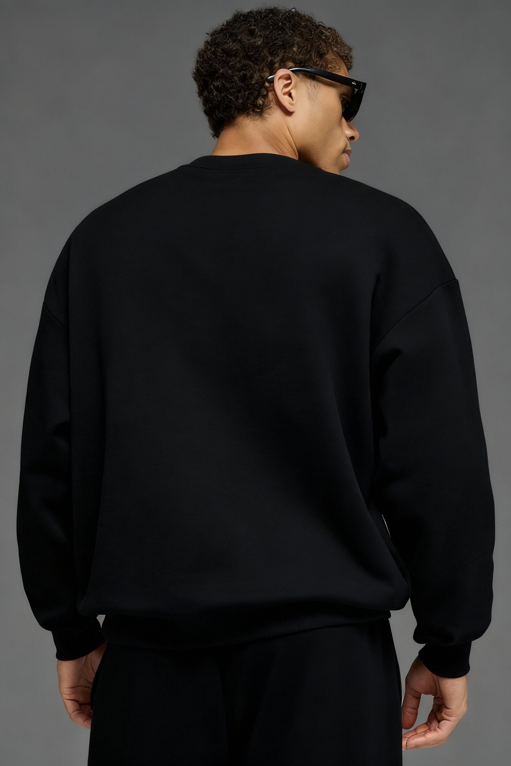 ALO Siyah Bisiklet Yaka Oversize Kalıp Sweatshirt